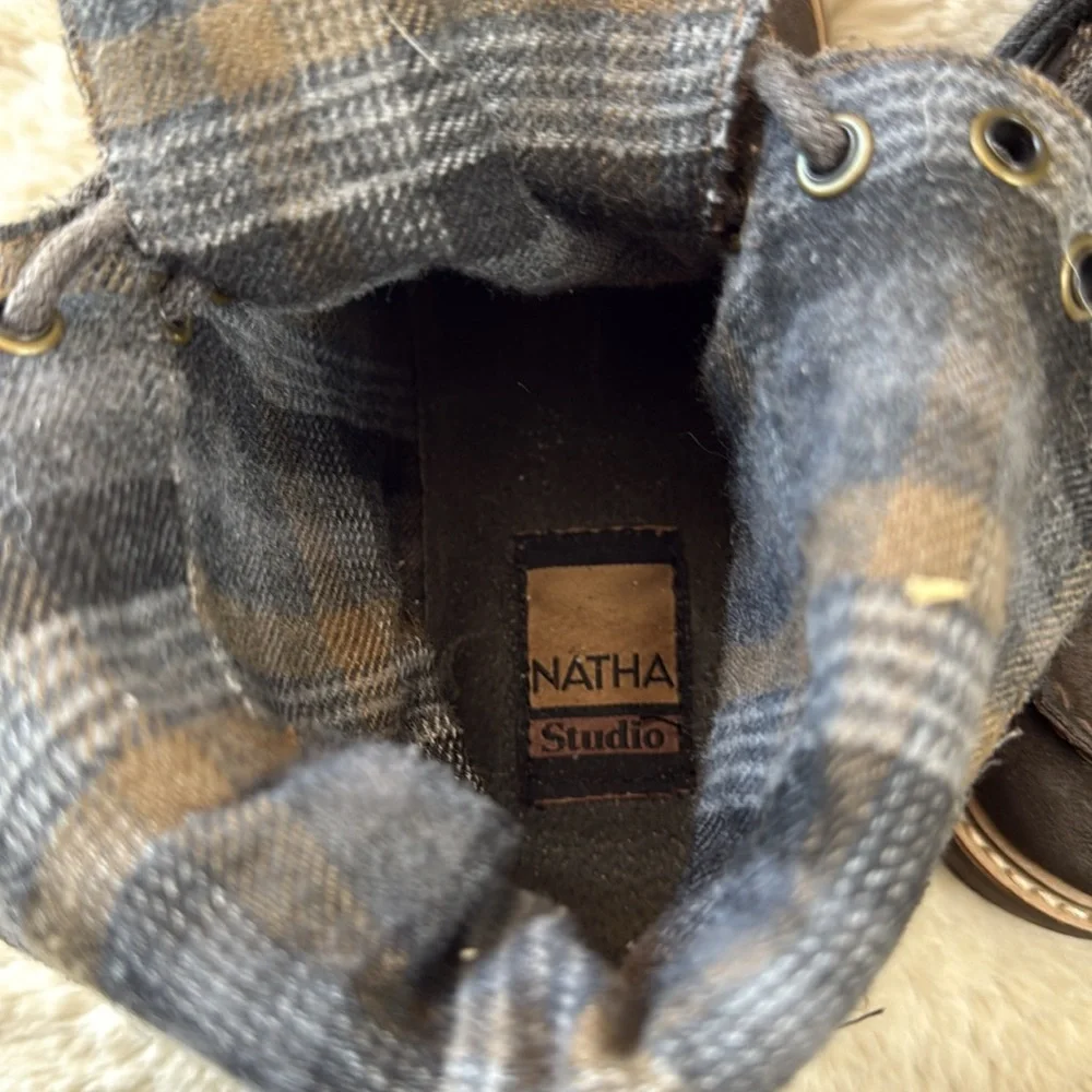 Natha Studio Jeux Olympiques D’hiver 8” Brown Suede Leather Boots Size 9.5